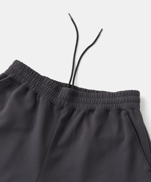 WISM(ウィズム)の「NAMELESSNESS / ネームレスネス SWEAT SHORTS(その他パンツ・メンズ・ブラック/ブラウン・3/2)」の5枚目の写真