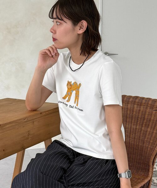 CPCM（シーピーシーエム）の「ネコ刺繍T（Tシャツ/カットソー・レディース・グレー/イエロー/ネイビー/ホワイト・FREE）」の2枚目の写真
