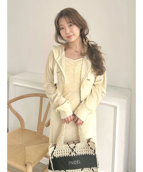 SNIDEL(スナイデル)の「【WEB限定】パイルパーカーセットキャミワンピース(ワンピース・レディース・イエロー/ピンク/ブラック・F)」の14枚目の写真