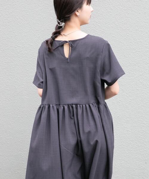 ITEMS URBANRESEARCH(アイテムズ アーバンリサーチ)の「『イージーケア/接触冷感/UVカット』SMOOTH LINEN TOUCH ワンピース(ワンピース・レディース・オレンジ/チャコールグレー/ベージュ・FREE)」の4枚目の写真