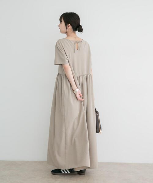 ITEMS URBANRESEARCH(アイテムズ アーバンリサーチ)の「『イージーケア/接触冷感/UVカット』SMOOTH LINEN TOUCH ワンピース(ワンピース・レディース・オレンジ/チャコールグレー/ベージュ・FREE)」の12枚目の写真