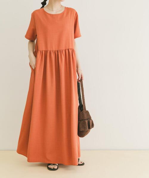 ITEMS URBANRESEARCH(アイテムズ アーバンリサーチ)の「『イージーケア/接触冷感/UVカット』SMOOTH LINEN TOUCH ワンピース(ワンピース・レディース・オレンジ/チャコールグレー/ベージュ・FREE)」の18枚目の写真