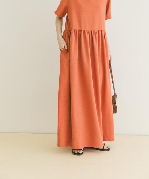 ITEMS URBANRESEARCH(アイテムズ アーバンリサーチ)の「『イージーケア/接触冷感/UVカット』SMOOTH LINEN TOUCH ワンピース(ワンピース・レディース・オレンジ/チャコールグレー/ベージュ・FREE)」の19枚目の写真