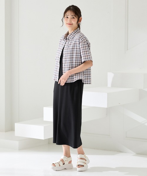 Honeys(ハニーズ)の「チェック柄ショートシャツ(シャツ/ブラウス・レディース・ブラウン系その他/ホワイト×ブルー/ネイビー系1/グレー×ホワイト・L/LL/M/S)」の6枚目の写真
