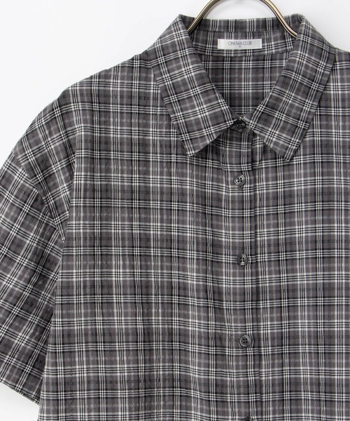 Honeys(ハニーズ)の「チェック柄ショートシャツ(シャツ/ブラウス・レディース・ブラウン系その他/ホワイト×ブルー/ネイビー系1/グレー×ホワイト・L/LL/M/S)」の21枚目の写真