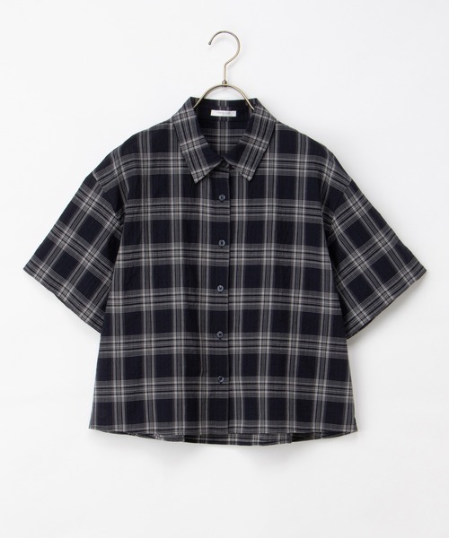 Honeys(ハニーズ)の「チェック柄ショートシャツ(シャツ/ブラウス・レディース・ブラウン系その他/ホワイト×ブルー/ネイビー系1/グレー×ホワイト・L/LL/M/S)」の22枚目の写真