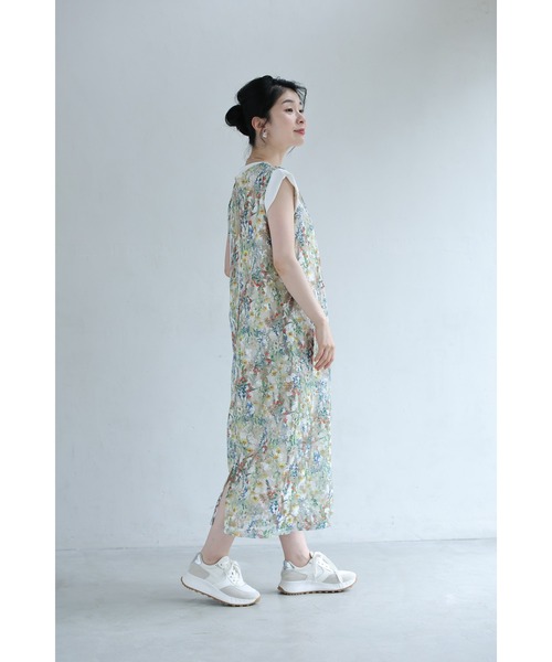 cawaii(カワイイ)の「彩りペイントアートの花ベールミディアムワンピース(ワンピース・レディース・ホワイト/ブラック・FREE)」の4枚目の写真
