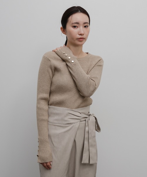 select MOCA Et(セレクトモカエト)の「【Et】Crew Neck Button Sleeve Knit(ニット/セーター・レディース・グレー/ブラック/ベージュ・FREE)」の3枚目の写真