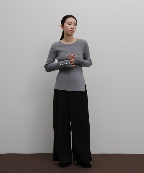 select MOCA Et(セレクトモカエト)の「【Et】Crew Neck Button Sleeve Knit(ニット/セーター・レディース・グレー/ブラック/ベージュ・FREE)」の4枚目の写真