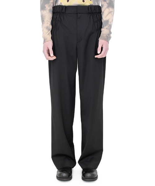KIKO KOSTADINOV(キコ コスタディノフ)の「KIKO KOSTADINOV/キココスタディノフMINNA GATHERED TROUSER(その他パンツ・メンズ・ブラック・44)」の1枚目の写真