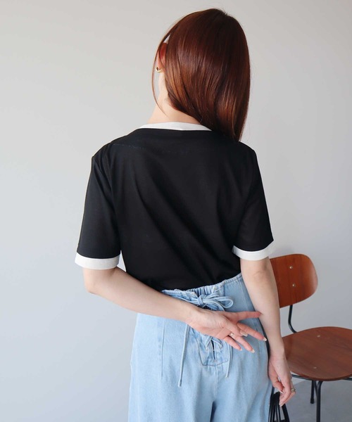 earth music&ecology(アースミュージックアンドエコロジー)の「シアーレイヤード風5分袖プルオーバー(Tシャツ/カットソー・レディース・ブラック/オフホワイト/ブラウン/ライラック・FREE)」の8枚目の写真