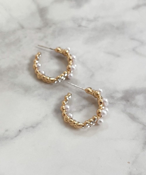 yu-ka（ユーカ）の「YU-KA:パールフープピアス Pearl hoop earrings（ピアス（両耳用）・レディース・ゴールド・FREE）」の2枚目の写真