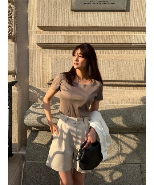 トップス Her lip to Essentia Basic Tee taupe Her lip to（ハーリップトゥー）の「Essentia Basic Tee（Tシャツ