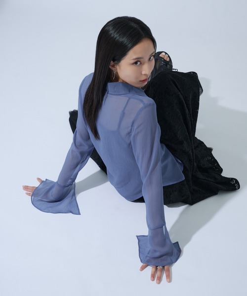 Ellno de Mavie(エルノデメヴィ)の「楊柳シアーフレアスリーブシャツ(シャツ/ブラウス・レディース・ブラック/ブルー・FREE)」の16枚目の写真
