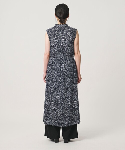 A DAY IN THE LIFE UNITED ARROWS（アデイインザライフユナイテッドアローズ）の「リップル フリルネック シャツワンピース＜A DAY IN THE LIFE＞（ワンピース・レディース・ダークブラウン/オフホワイト/ネイビー・FREE）」の20枚目の写真