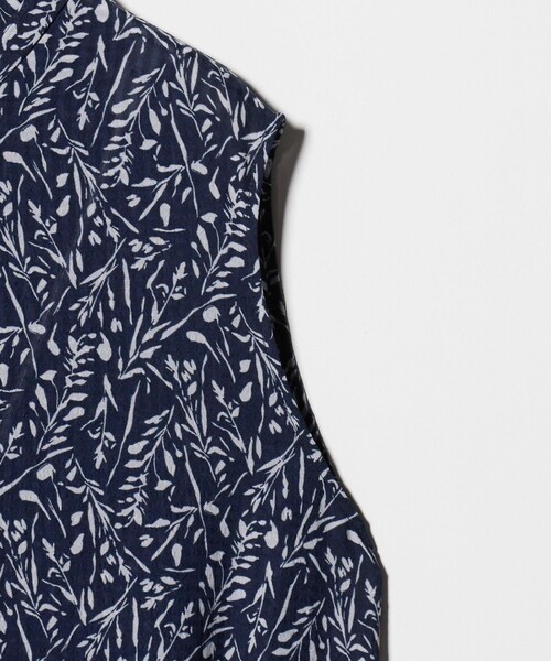 A DAY IN THE LIFE UNITED ARROWS（アデイインザライフユナイテッドアローズ）の「リップル フリルネック シャツワンピース＜A DAY IN THE LIFE＞（ワンピース・レディース・ダークブラウン/オフホワイト/ネイビー・FREE）」の4枚目の写真