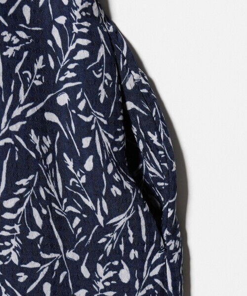 A DAY IN THE LIFE UNITED ARROWS（アデイインザライフユナイテッドアローズ）の「リップル フリルネック シャツワンピース＜A DAY IN THE LIFE＞（ワンピース・レディース・ダークブラウン/オフホワイト/ネイビー・FREE）」の6枚目の写真