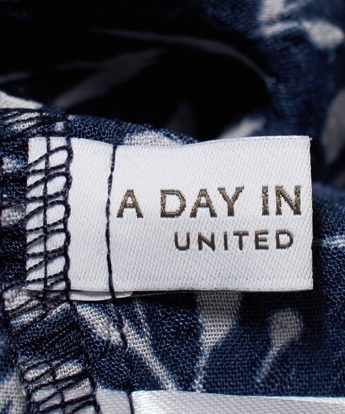 A DAY IN THE LIFE UNITED ARROWS（アデイインザライフユナイテッドアローズ）の「リップル フリルネック シャツワンピース＜A DAY IN THE LIFE＞（ワンピース・レディース・ダークブラウン/オフホワイト/ネイビー・FREE）」の11枚目の写真
