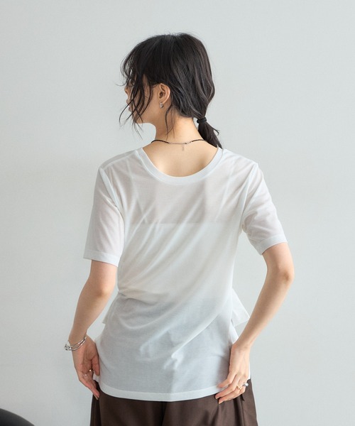 &. NOSTALGIA(アンドドットノスタルジア)の「フロントスリットマルチWAYプルオーバー(Tシャツ/カットソー・レディース・オフホワイト/モカ・FREE)」の6枚目の写真