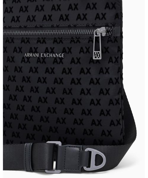 ARMANI EXCHANGE(アルマーニエクスチェンジ)の「【A|X アルマーニ エクスチェンジ】オールオーバーフロッキーロゴ フラットショルダーバッグ(ショルダーバッグ・メンズ・ブラック・FREE)」の4枚目の写真
