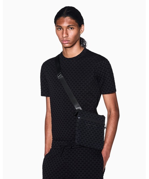 ARMANI EXCHANGE(アルマーニエクスチェンジ)の「【A|X アルマーニ エクスチェンジ】オールオーバーフロッキーロゴ フラットショルダーバッグ(ショルダーバッグ・メンズ・ブラック・FREE)」の6枚目の写真