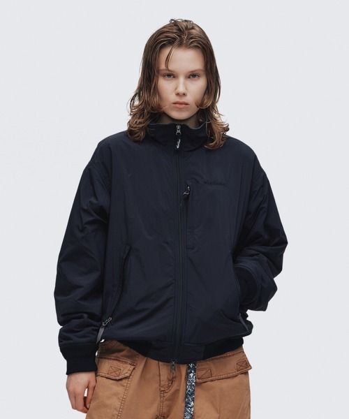 WILD THINGS(ワイルドシングス)の「スタンドアップジャケット|STAND UP JACKET FLEECE LINING(ブルゾン・メンズ・オリーブ/ブラック/イエロー系その他/パープル系その他・M/XL/L)」の1枚目の写真