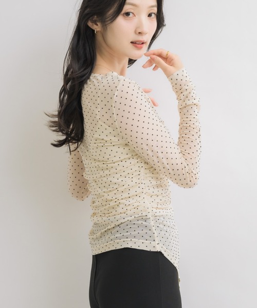 NEUNA（ヌナ）の「フロントギャザードットシアートップス（Tシャツ/カットソー・レディース・ブラウン/アイボリー・FREE）」の11枚目の写真