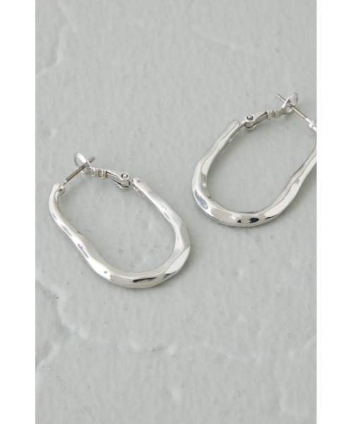 AZUL by moussy（アズールバイマウジー）の「ニュアンスフープピアス（ピアス（片耳用）・レディース・ゴールド/シルバー・FREE）」の6枚目の写真