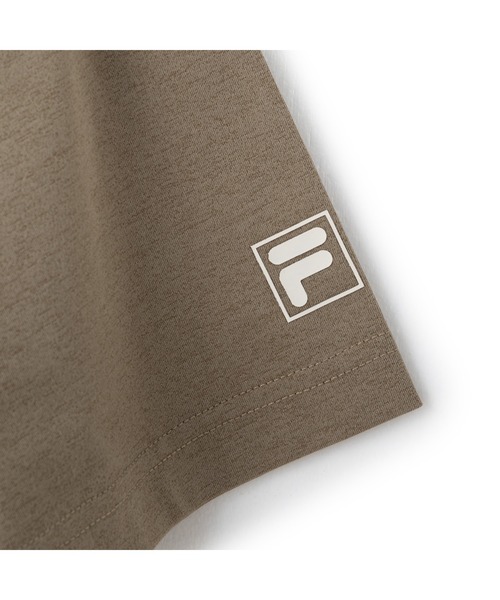 FILA(フィラ)の「ELEY KISHIMOTO×FILA POCKET TEE / イーリーキシモト×フィラ ポケットティーシャツ(Tシャツ/カットソー・レディース・ダークカーキ/オフホワイト・L/XL/S/M)」の7枚目の写真