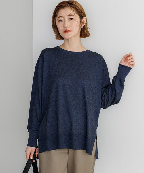 23区 S(ニジュウサンクチイサイサイズ)の「オータムシャイニー リラクシー ニット(ニット/セーター・レディース・ベージュ系/ブラック系/ネイビー系/ピンク系/ライトグレー系・32)」の4枚目の写真
