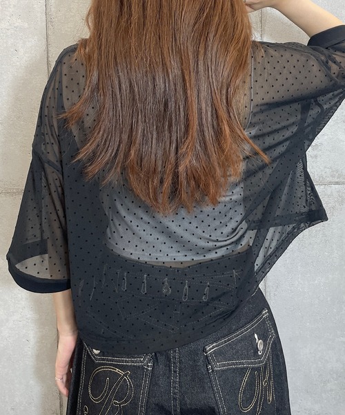 ROGER AND RAW（ロジャーアンドロウ）の「ドットシアー 半袖ユニフォームトップス（Tシャツ/カットソー・レディース・ホワイト/ブラック・FREE）」の3枚目の写真