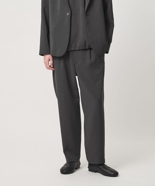 BEAUTY&YOUTH UNITED ARROWS(ビューティーアンドユースユナイテッドアローズ)の「DUAL PACK 3.0 1プリーツ イージー パンツ NO.8 ヨコストレッチ UVカット ウォッシャブル セットアップ対応(その他パンツ・メンズ・ダークグレー/ブラック・XL/M/S/L)」の4枚目の写真