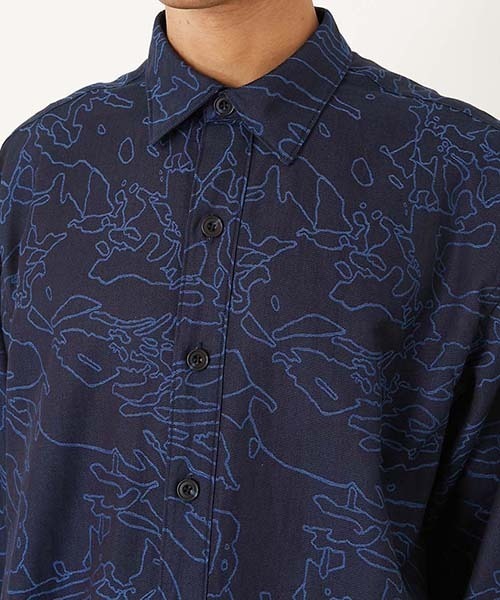 BLUE BLUE JAPAN（ブルーブルージャパン）の「インディゴクモジャカード ロングスリーブシャツ（シャツ/ブラウス・メンズ・インディゴブルー・XL/L/M/S）」の5枚目の写真