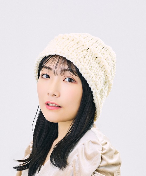 CA4LA（カシラ）の「HAND KNITTED METAL CHAIN WATCH（ニットキャップ/ビーニー・メンズ・グレー/ホワイト/ブラック・ONESIZE）」の2枚目の写真