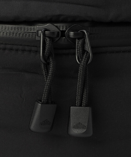 DANTON（ダントン）の「CHEMIN VERT 4.2 - Polyester Taffeta Sling Bag（ボディバッグ/ウエストポーチ・レディース・アイボリー/ブラック/グレー/ライトグリーン/マスタード・-）」の16枚目の写真