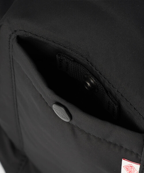 DANTON（ダントン）の「CHEMIN VERT 4.2 - Polyester Taffeta Sling Bag（ボディバッグ/ウエストポーチ・レディース・アイボリー/ブラック/グレー/ライトグリーン/マスタード・-）」の20枚目の写真