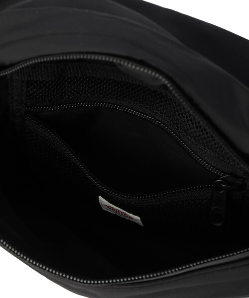 DANTON（ダントン）の「CHEMIN VERT 4.2 - Polyester Taffeta Sling Bag（ボディバッグ/ウエストポーチ・レディース・アイボリー/ブラック/グレー/ライトグリーン/マスタード・-）」の21枚目の写真