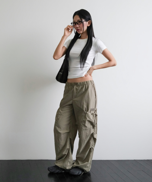 muahmuah（ムーアムーア）の「サイドリボンストリング カーゴポケット ウエストゴムパンツ [ベージュ]（スウェットパンツ・レディース・その他・FREE）」の6枚目の写真