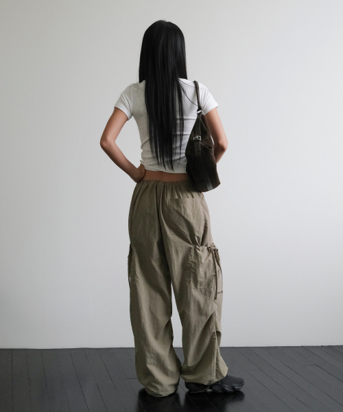 muahmuah（ムーアムーア）の「サイドリボンストリング カーゴポケット ウエストゴムパンツ [ベージュ]（スウェットパンツ・レディース・その他・FREE）」の9枚目の写真