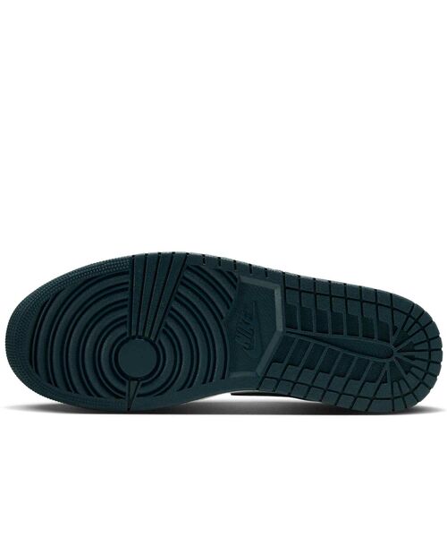 JORDAN BRAND(ジョーダンブランド)の「エア ジョーダン 1 LOW メンズシューズ / Air Jordan 1 Low Men's Shoes 553558-303 Midnight Spruce(スニーカー・メンズ・ダークグリーン・26/29.5/29/30/28.5/28/25.5/27.5/26.5/27/25)」の2枚目の写真