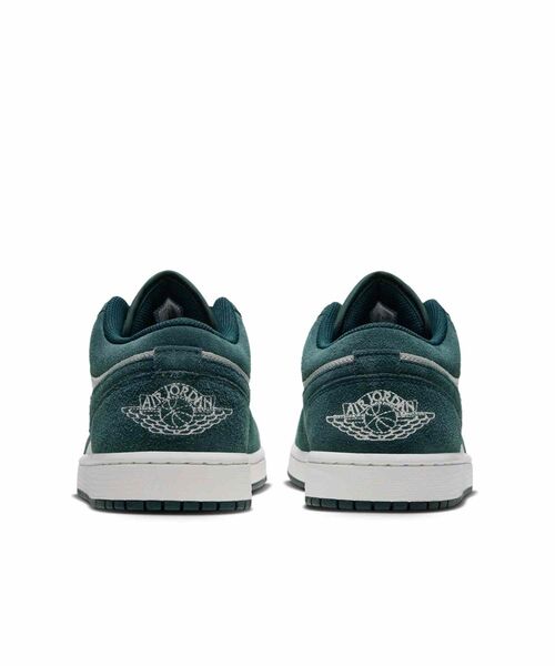 JORDAN BRAND(ジョーダンブランド)の「エア ジョーダン 1 LOW メンズシューズ / Air Jordan 1 Low Men's Shoes 553558-303 Midnight Spruce(スニーカー・メンズ・ダークグリーン・26/29.5/29/30/28.5/28/25.5/27.5/26.5/27/25)」の6枚目の写真
