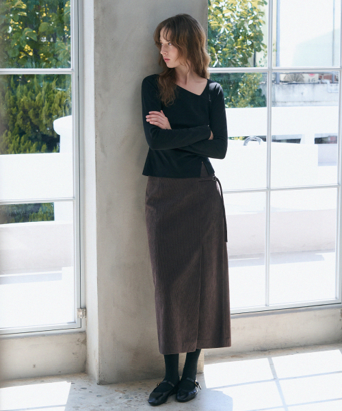 DRAWFIT WOMEN（ドローフィットウーマン）の「カーブ シャーリングタック ロングスリーブTシャツ [チャコール]（Tシャツ/カットソー・レディース・その他・SMALL/MEDIUM）」の5枚目の写真