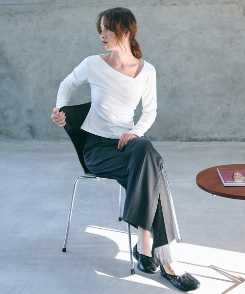 DRAWFIT WOMEN（ドローフィットウーマン）の「カーブ シャーリングタック ロングスリーブTシャツ [チャコール]（Tシャツ/カットソー・レディース・その他・SMALL/MEDIUM）」の12枚目の写真