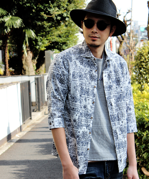 MIND BLOW(マインドブロウ)の「【国内生地】ペイズリーシャツ(七分、ホリゾンタルカラー)(シャツ/ブラウス・メンズ・レッド系その他/ブルー系その他・SMALL/LARGE/MEDIUM)」の2枚目の写真