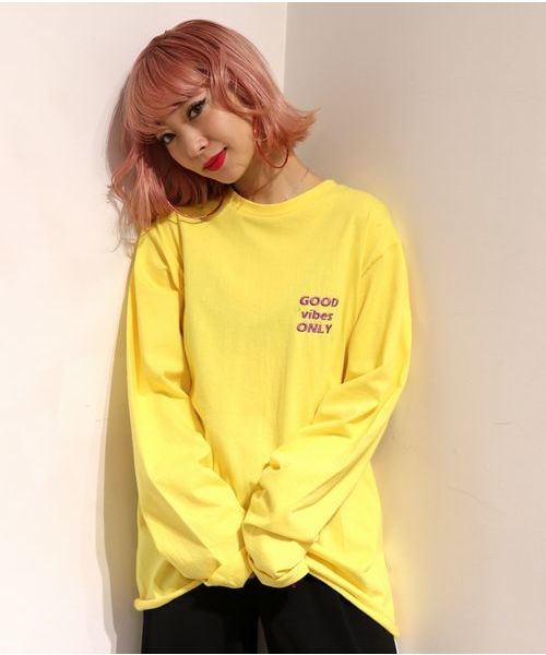 jouetie（ジュエティ）の「emmaコラボ カラーロングスリーブTEE（Tシャツ/カットソー・レディース・ターコイズブルー/ピンク/イエロー・MEDIUM）」の2枚目の写真