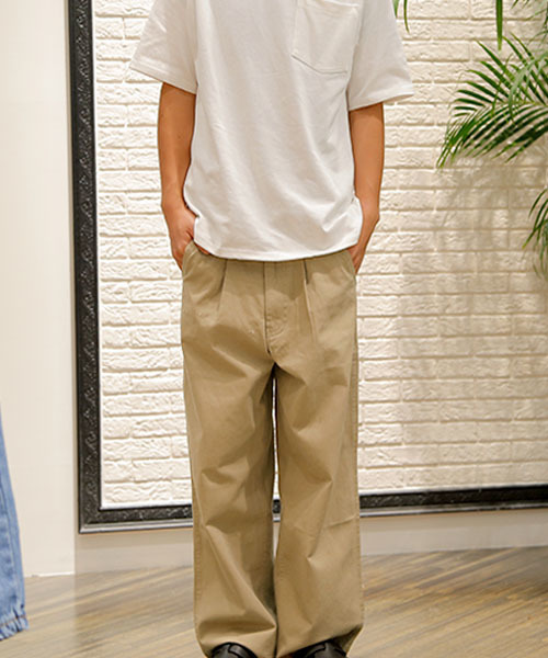 coca（coca）（コカ）の「フロントタックワイドチノパンツ（チノパンツ・メンズ・ベージュ/ブラック/カーキ・M/L）」の3枚目の写真