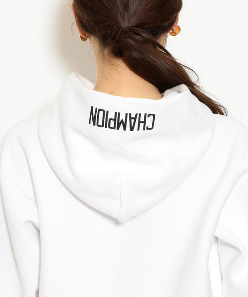 Champion（チャンピオン）の「［別注チャンピオン］SC Champion×GLR Reverse Weave フード ロゴ パーカー ◆（パーカー・レディース・ホワイト/ブラック・M）」の11枚目の写真