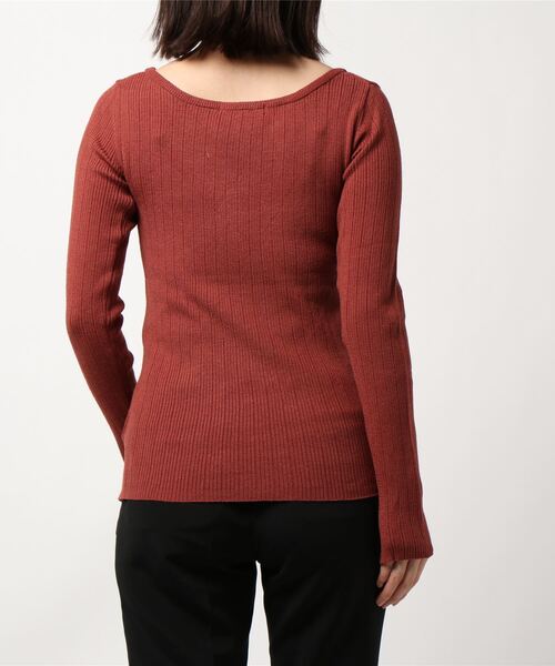 HONEYSUCKLE ROSE（ハニーサックルローズ）の「【HONEYSUCKLE ROSE】バックオープンクルーニット（ニット/セーター・レディース・ブラック/ベージュ/レンガ・M/L）」の5枚目の写真