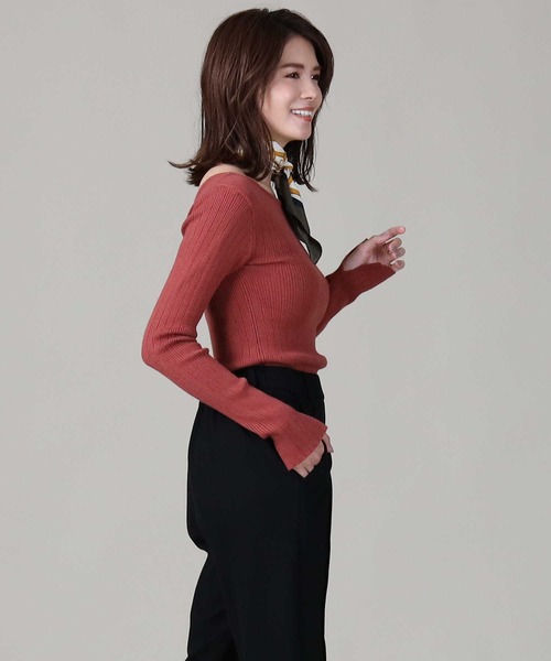 HONEYSUCKLE ROSE（ハニーサックルローズ）の「【HONEYSUCKLE ROSE】バックオープンクルーニット（ニット/セーター・レディース・ブラック/ベージュ/レンガ・M/L）」の19枚目の写真