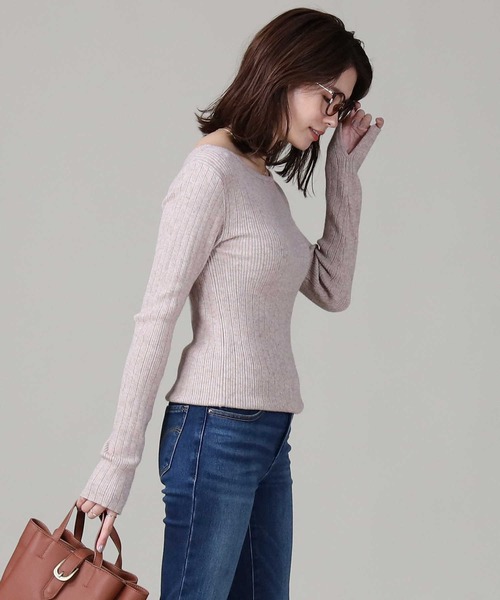 HONEYSUCKLE ROSE（ハニーサックルローズ）の「【HONEYSUCKLE ROSE】バックオープンクルーニット（ニット/セーター・レディース・ブラック/ベージュ/レンガ・M/L）」の13枚目の写真